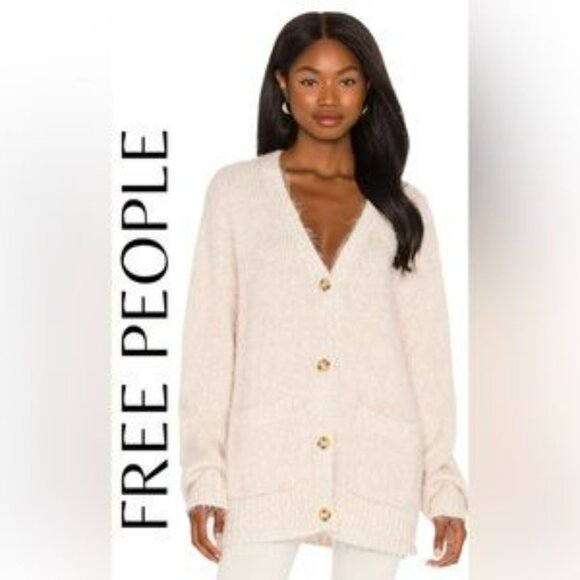 Free People Oversized Cardigan Medium Cream Fuzzy Sweater NWOT Winter Boho Cozy - Picture 7 of 15